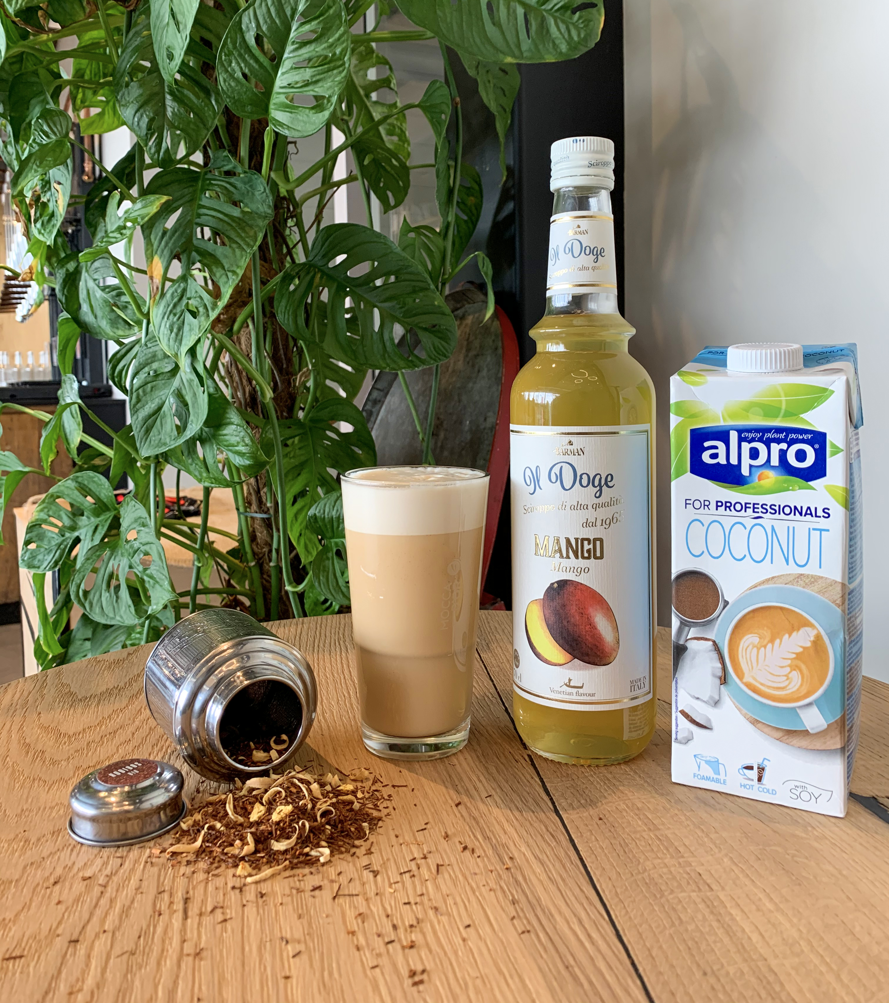 TROPICAL ROOIBOS LATTE