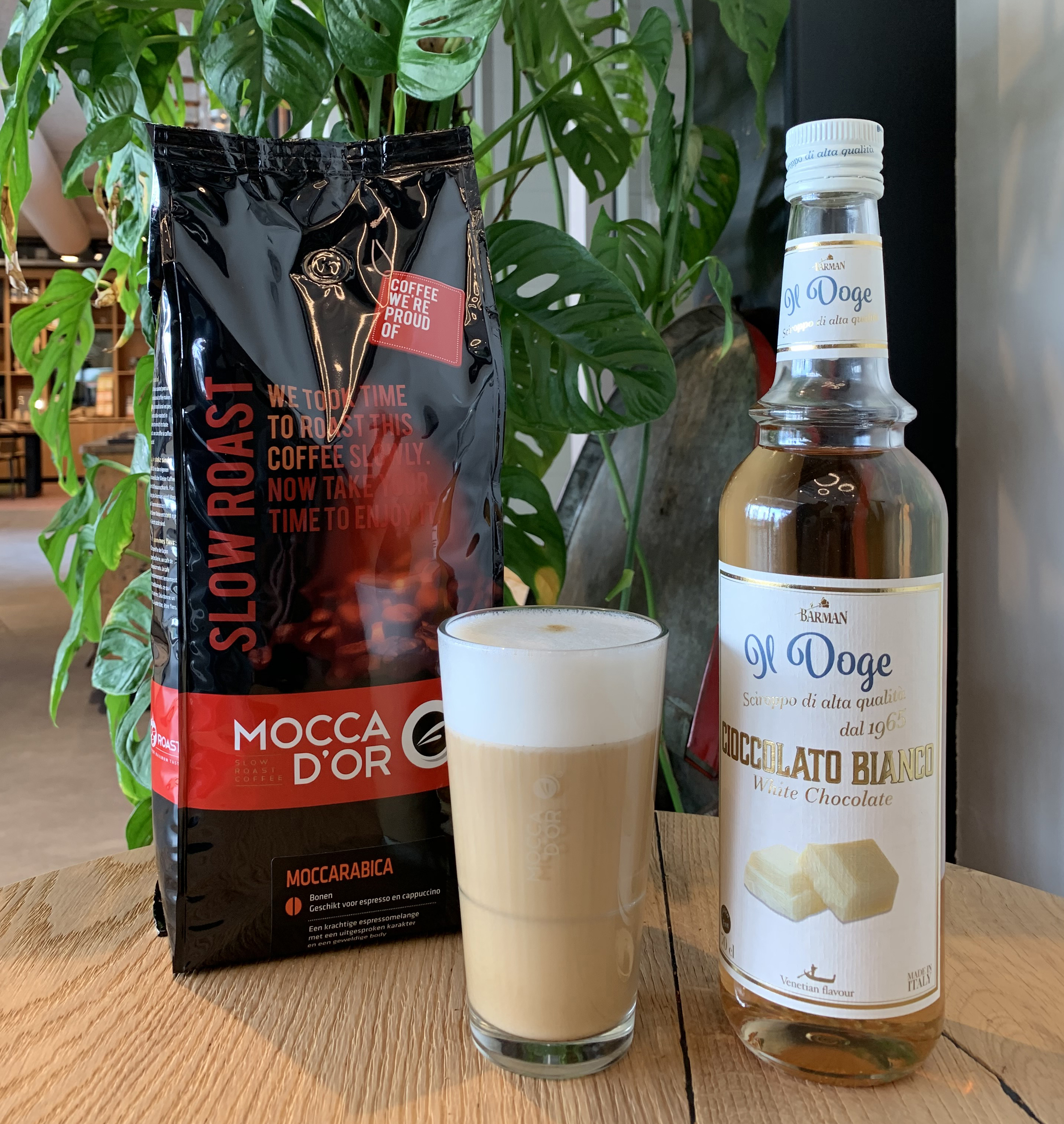 BLONDIE OAT LATTE